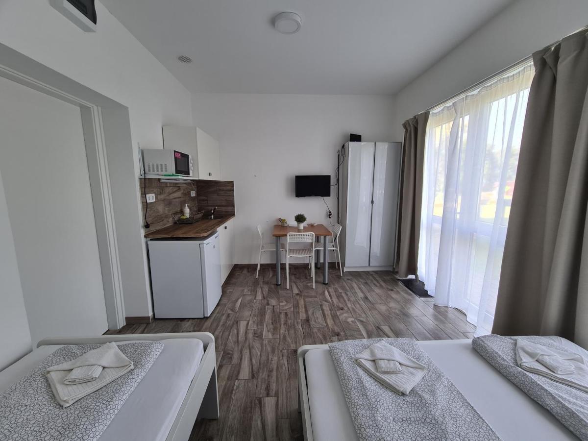 Surman Apartmanok Шіофок Екстер'єр фото