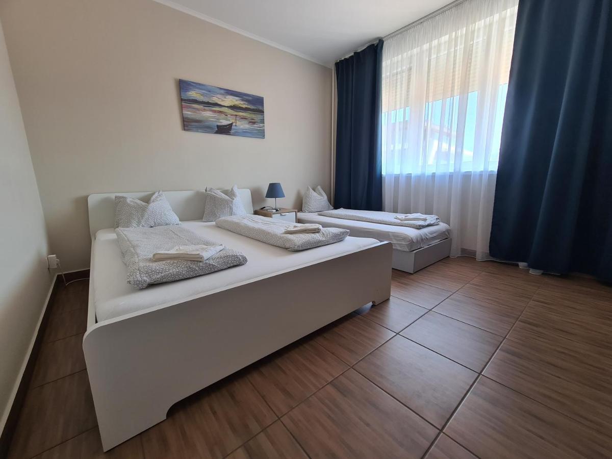 Surman Apartmanok Шіофок Екстер'єр фото