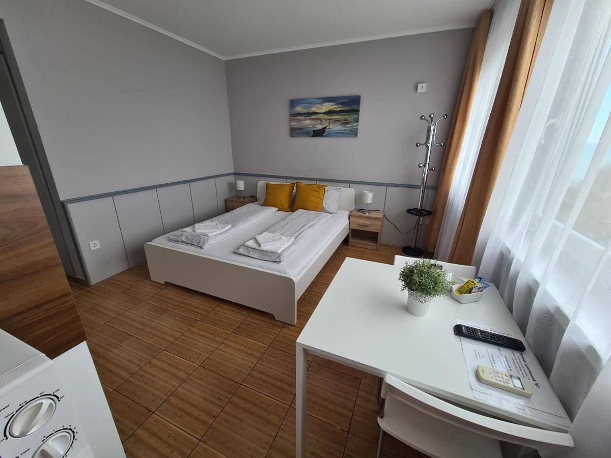 Surman Apartmanok Шіофок Екстер'єр фото