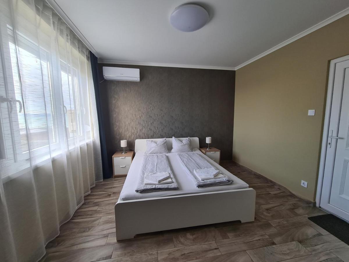 Surman Apartmanok Шіофок Екстер'єр фото