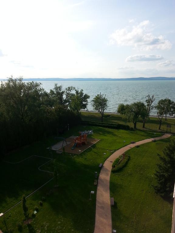 Surman Apartmanok Шіофок Екстер'єр фото