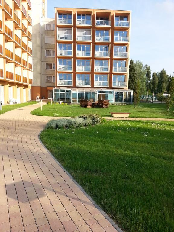 Surman Apartmanok Шіофок Екстер'єр фото