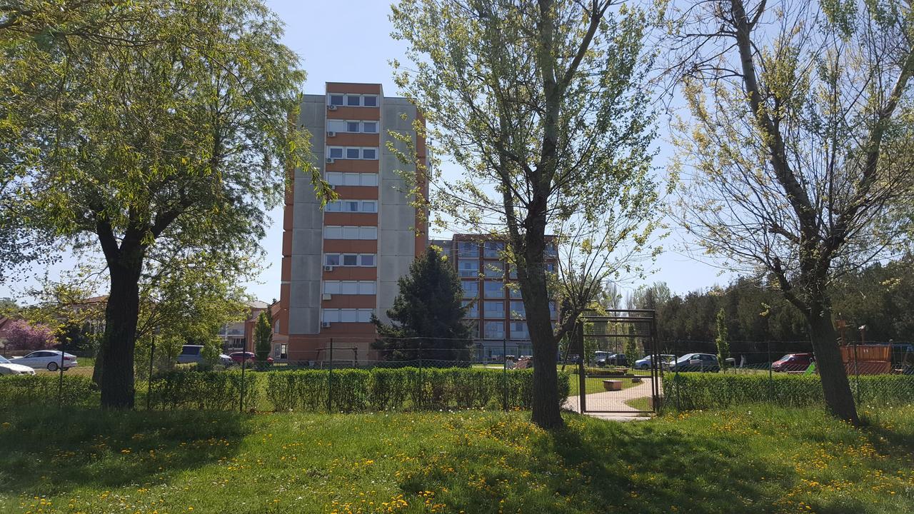Surman Apartmanok Шіофок Екстер'єр фото